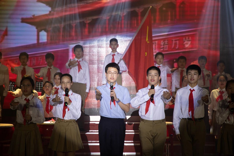 百歌爭流 童心向黨——建蘭中學七年級唱紅歌主題活動