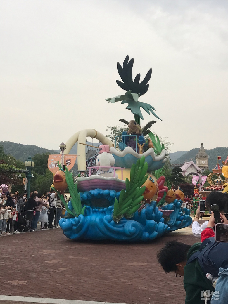 還想再去凱蒂貓樂(lè)園玩一次