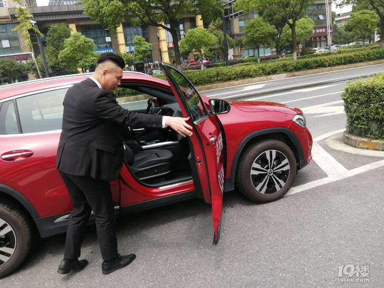 【試駕俱樂部】+學(xué)車圈版主試駕全新奔馳GLA歸來?