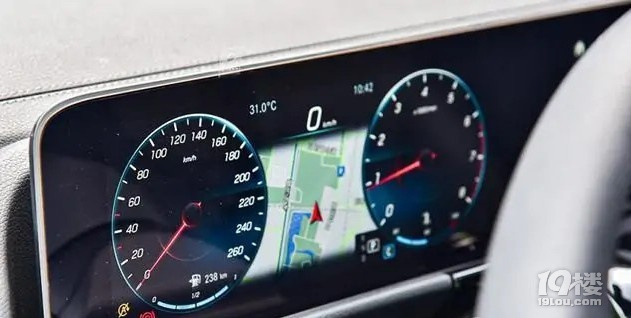 【試駕俱樂部】+學(xué)車圈版主試駕全新奔馳GLA歸來?