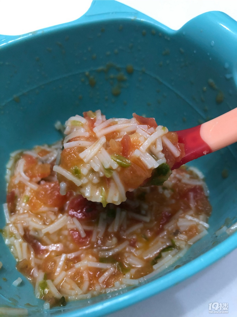每天辛辛苦苦做輔食，就賞臉吃兩三口，問(wèn)題到底出在誰(shuí)身上[表情