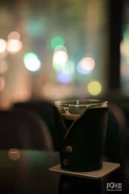 西湖畔的綠色環(huán)保主題酒吧