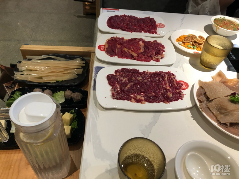 打卡一家牛肉火鍋店，還不錯