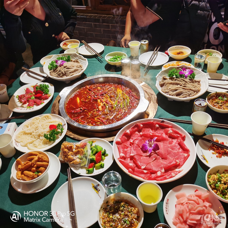 成都老火鍋，美食嘗不停！