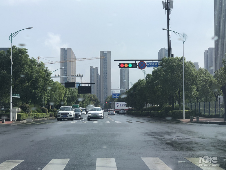 你是來(lái)碰瓷的吧