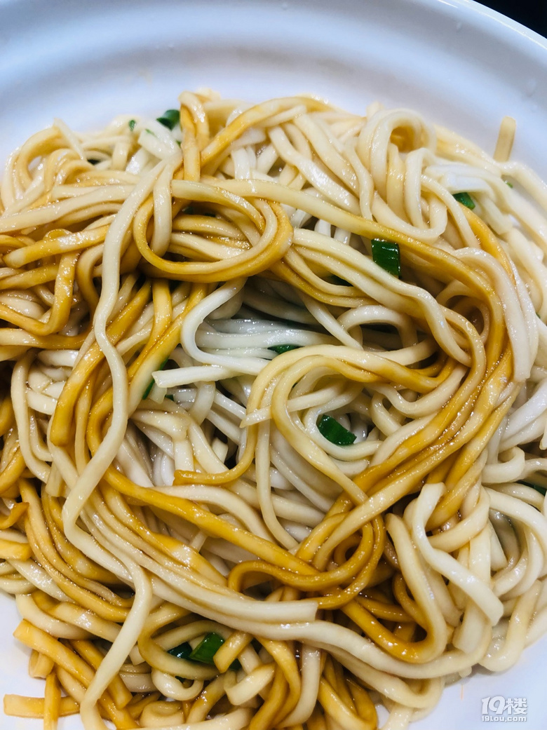 早起吃拌面