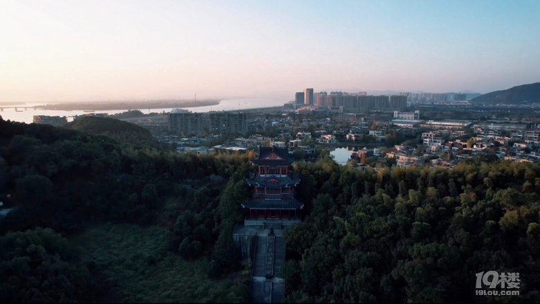 發(fā)現(xiàn)一個(gè)神秘的地方