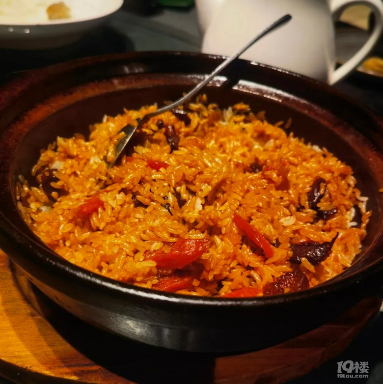 這碗煲仔飯看起來不錯(cuò)[表情]