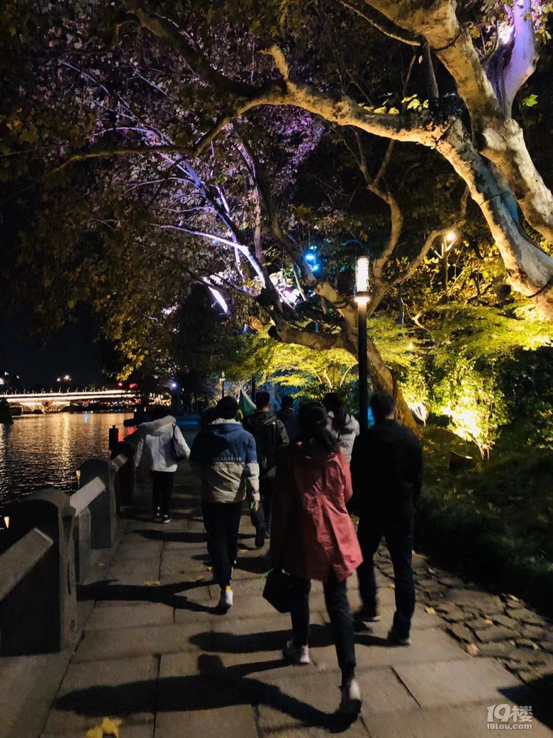 「每周熒光夜跑」12.1｜本期運河熒光夜跑暴走完成