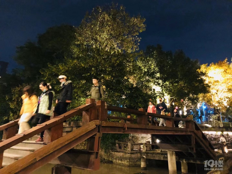「每周熒光夜跑」12.1｜本期運河熒光夜跑暴走完成