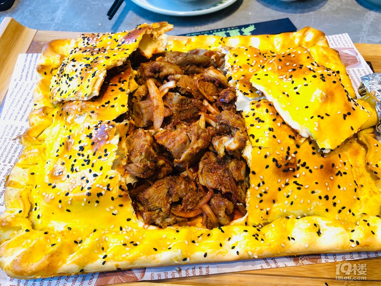 這面包羊腿肉多，味道香！[表情]就是制作要40分鐘…[表情]