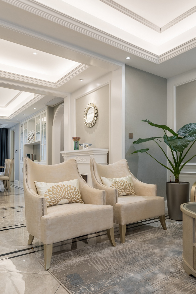 180�O������ɫ���Σ�ʵ�����������