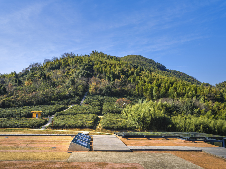 杭州良渚古城瑶山遗址公园自然风景非常秀美