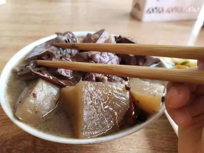 老家這一張3塊錢的麥餅，城市里打著燈籠也找不到