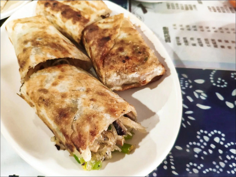老家這一張3塊錢的麥餅，城市里打著燈籠也找不到