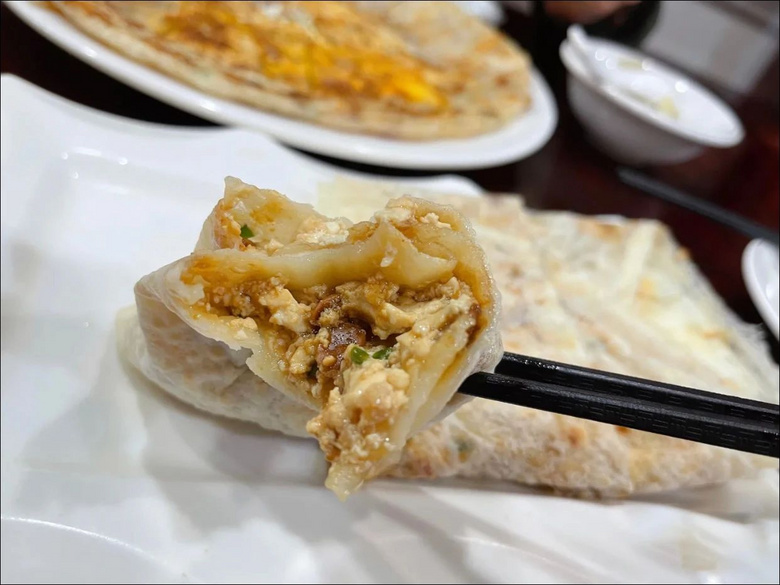 老家這一張3塊錢的麥餅，城市里打著燈籠也找不到