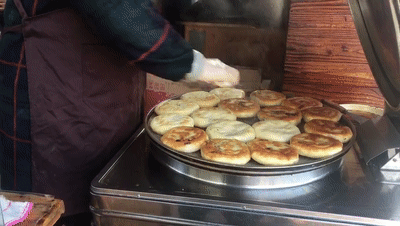 老家這一張3塊錢的麥餅，城市里打著燈籠也找不到