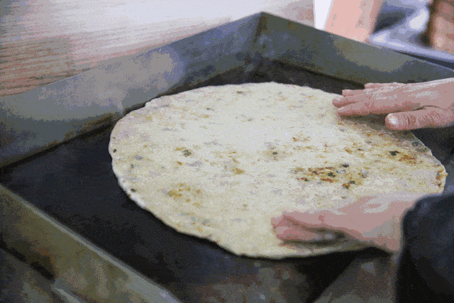 老家這一張3塊錢的麥餅，城市里打著燈籠也找不到