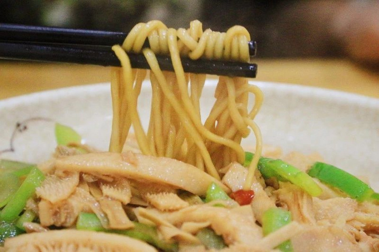 老家這一張3塊錢的麥餅，城市里打著燈籠也找不到
