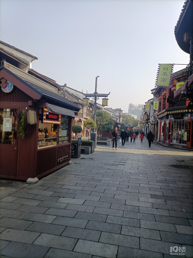 新年第三天，杭州天氣繼續(xù)晴好，我趁著好天氣來(lái)河坊街逛一逛