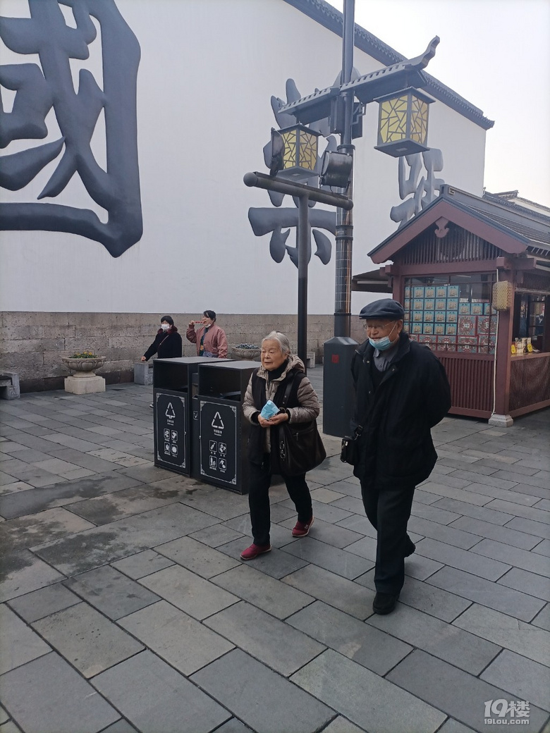 新年第三天，杭州天氣繼續(xù)晴好，我趁著好天氣來(lái)河坊街逛一逛