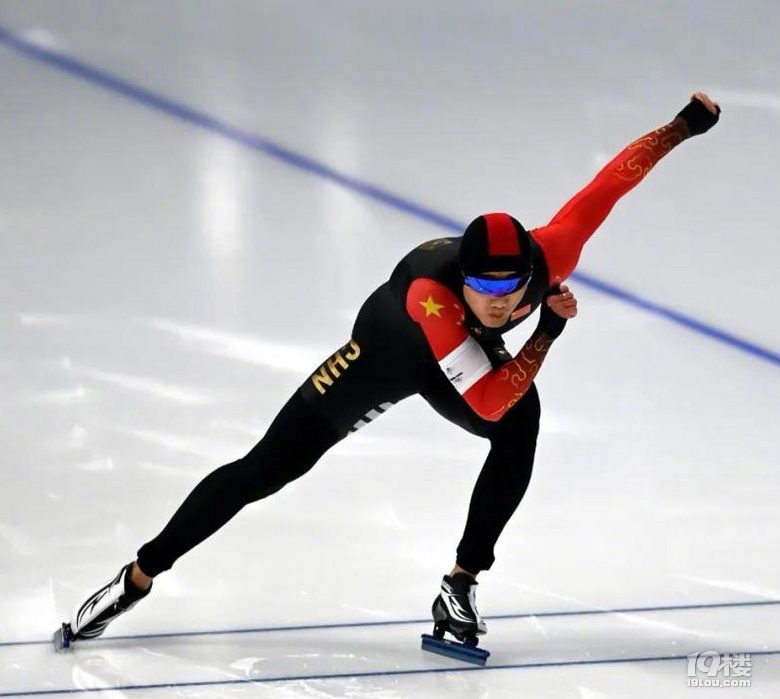北京冬奥会速度滑冰男子500米决赛高亭宇以34秒32的成绩