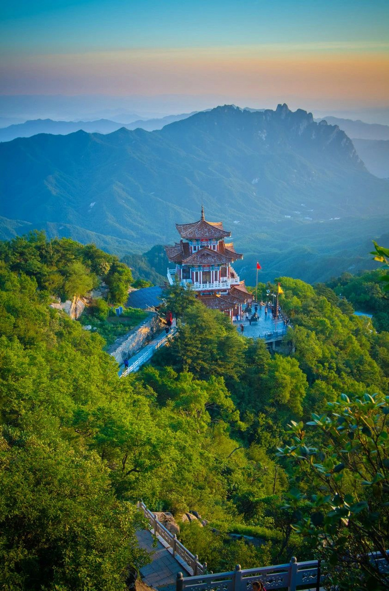 中國(guó)首個(gè)破產(chǎn)的5A景區(qū)，負(fù)債3.5億也不宰客，礦泉水只賣1元