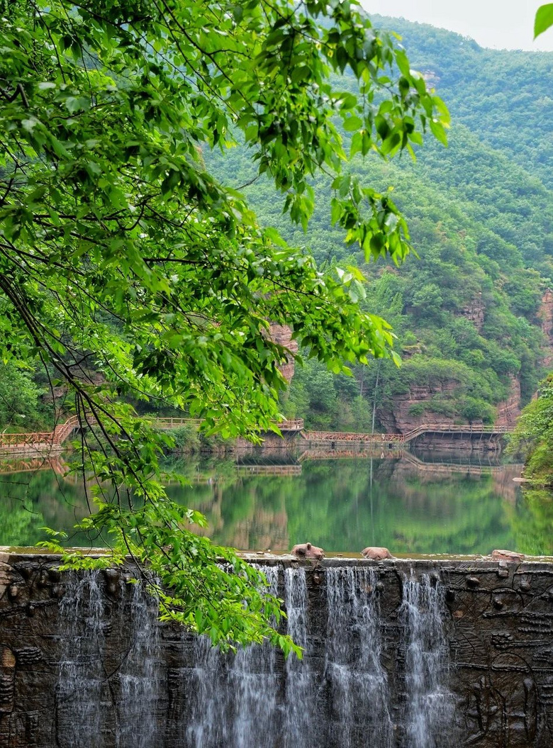 中國(guó)首個(gè)破產(chǎn)的5A景區(qū)，負(fù)債3.5億也不宰客，礦泉水只賣1元