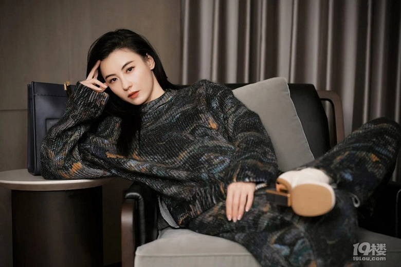 四十多歲的張柏芝，憑什么還容顏不老清新甜美如少女？