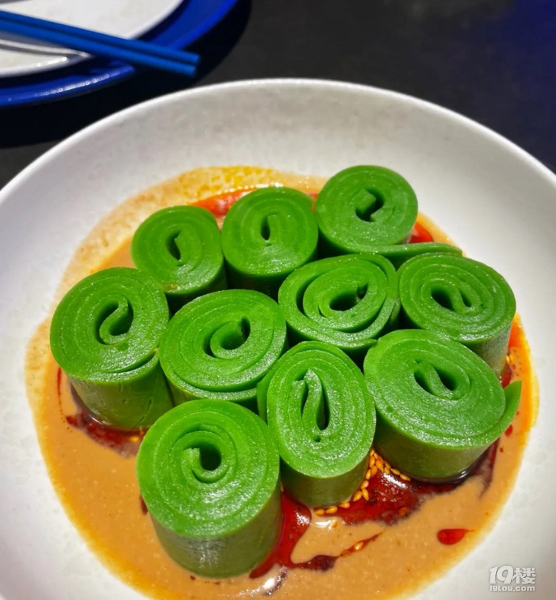 杭州大廈的小大董~主打的烤鴨果然很是不錯