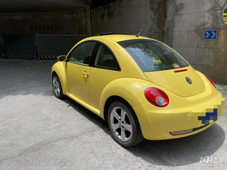 美女自用一手車，2010款大眾甲殼蟲