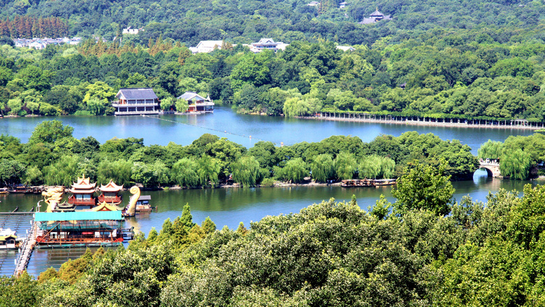 登雷峰塔鸟瞰西湖景