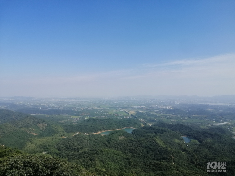 清風拂面，我欲高飛——登娘娘山有感