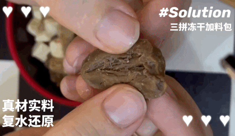主人下班發(fā)現(xiàn)家里被打掃得一塵不染，狗子：“是的，我收拾的！”