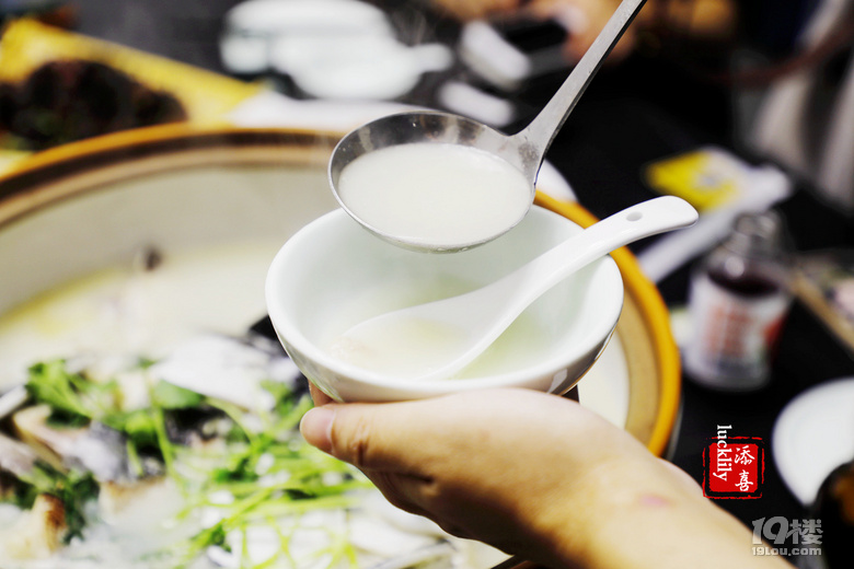 杭州周邊游首選｜住進(jìn)風(fēng)景，去千島湖餐飲名店外婆灣魚(yú)味館吃淳魚(yú)