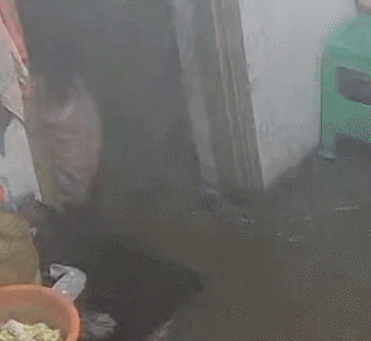 揪心！她才5歲啊，姐姐打翻湯鍋導(dǎo)致妹妹雙腿被燙傷