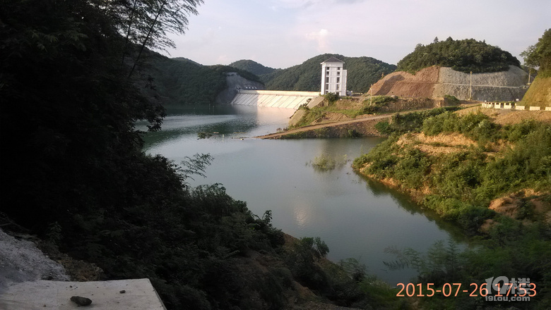 千島湖水就是從這個大碗流入杭州千家萬戶