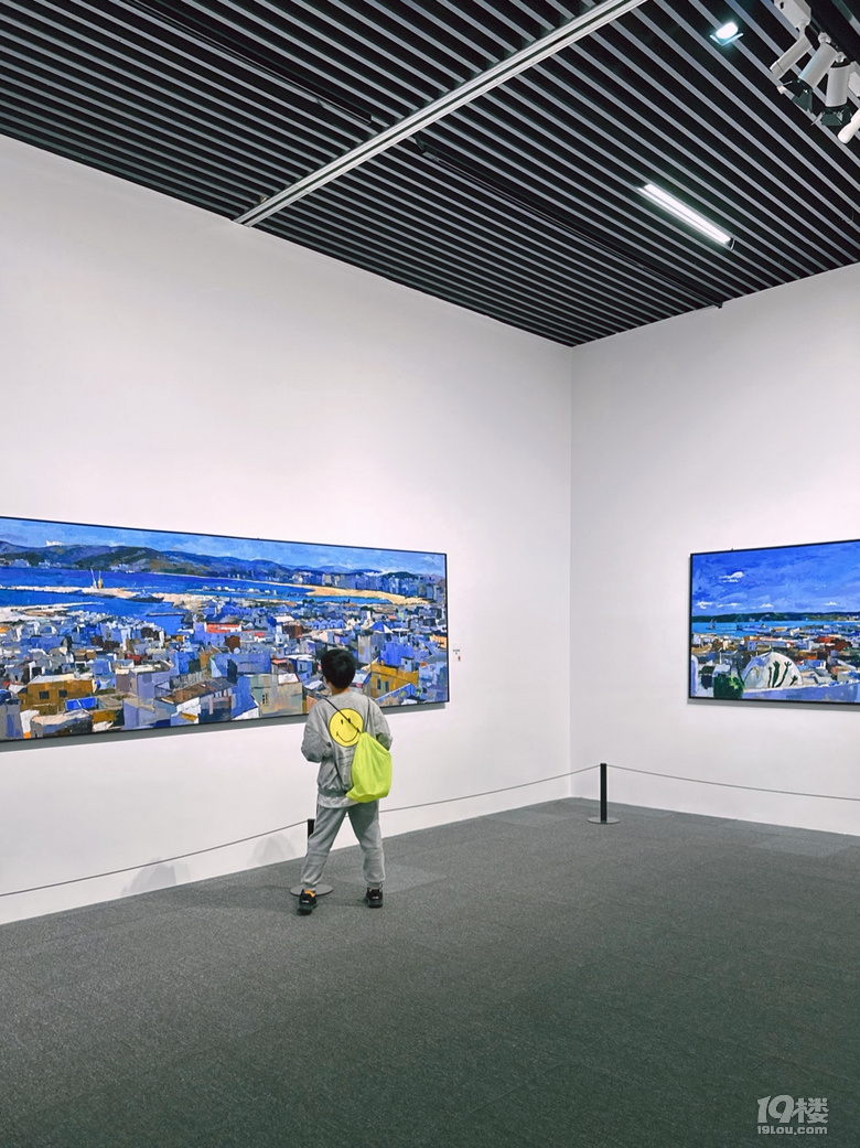 家門(mén)口，運(yùn)河邊，工藝美術(shù)館看個(gè)展
