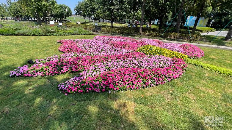 《剪刀手講故事》—大濱江之亞運花園