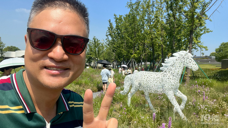 《剪刀手講故事》—大濱江之亞運花園