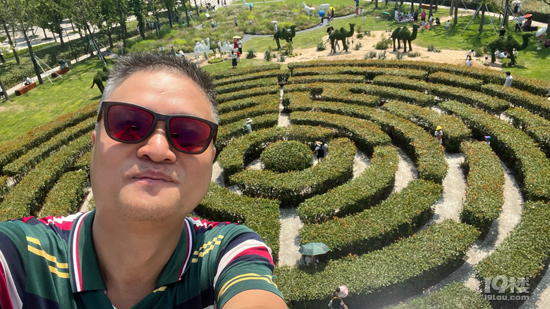 《剪刀手講故事》—大濱江之亞運花園