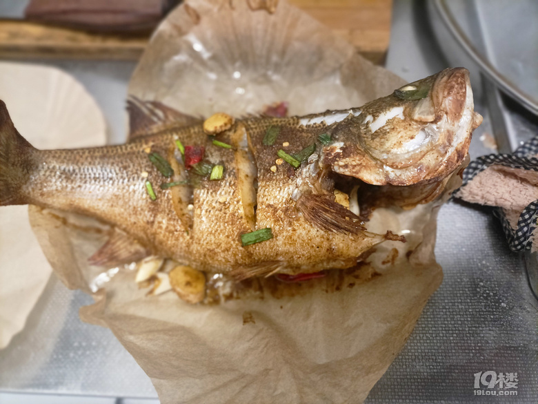 晚上的烤魚很成功