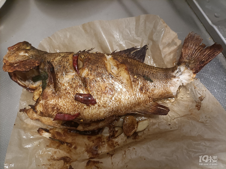 晚上的烤魚很成功