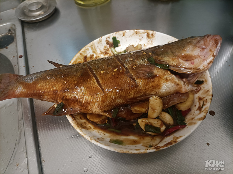晚上的烤魚很成功