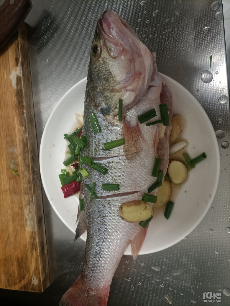 晚上的烤魚很成功