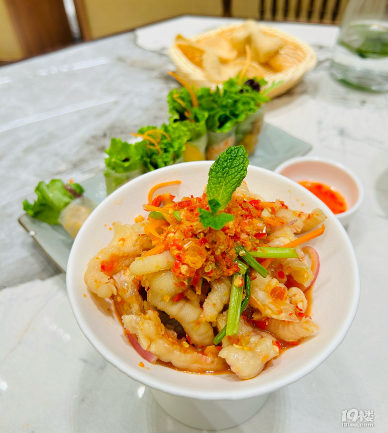如果它不叫越南小館，生意也許會(huì)更好些