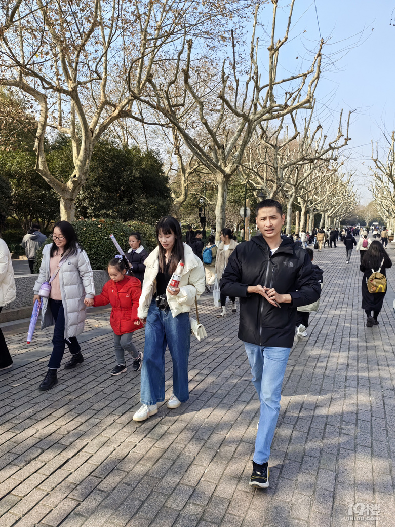 2023年最后一天，元旦小長假第二天，天氣晴好，冬日小陽春.