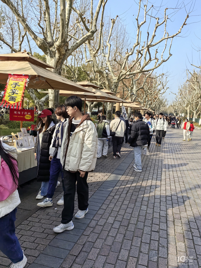 2023年最后一天，元旦小長假第二天，天氣晴好，冬日小陽春.