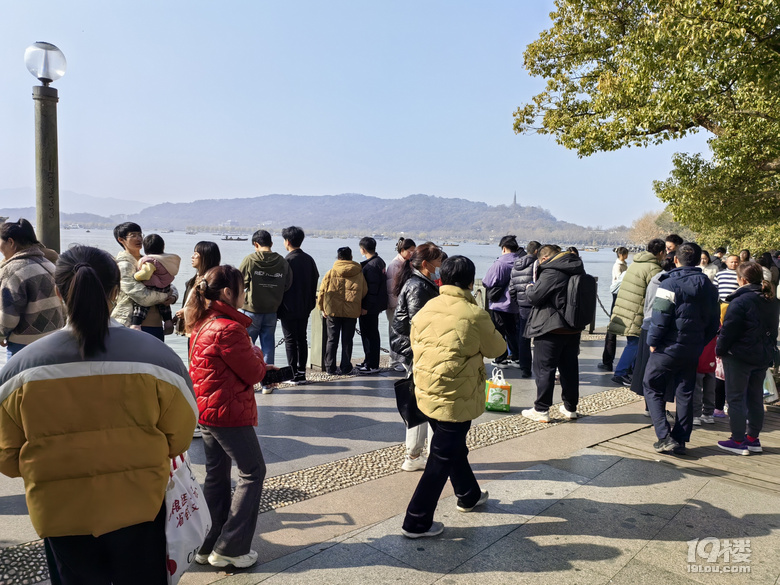 2023年最后一天，元旦小長假第二天，天氣晴好，冬日小陽春.