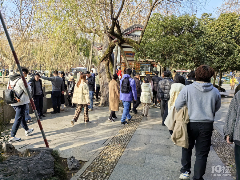 2023年最后一天，元旦小長假第二天，天氣晴好，冬日小陽春.